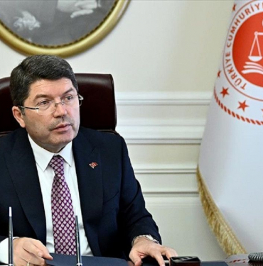 yilmaz-tunc-adalet-bakani.jpg