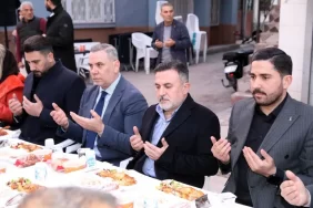 Ozturk-Ailesinden-Geleneksel-Iftar-Programi.webp.webp