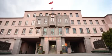 Türk askeri yurda döndü