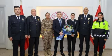 artvin-valisi-ergun-polis-teskilatini-kabul-etti-WEz1W4AP.webp.webp.webp